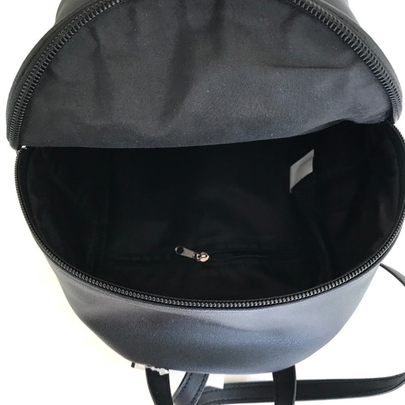 T-Shirt & Jeans Backpack with Faux Fur Heart - Picture 6 of 6